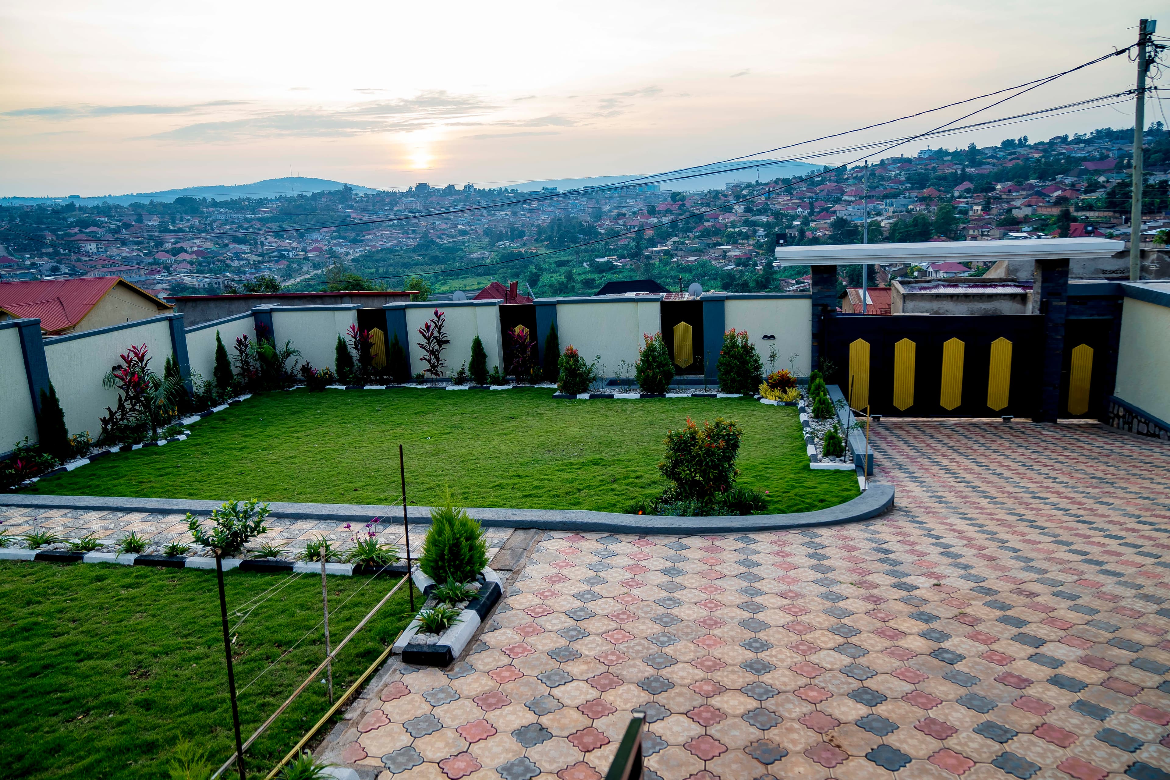 Stunning Modern Family Residence in Kabeza - view 5